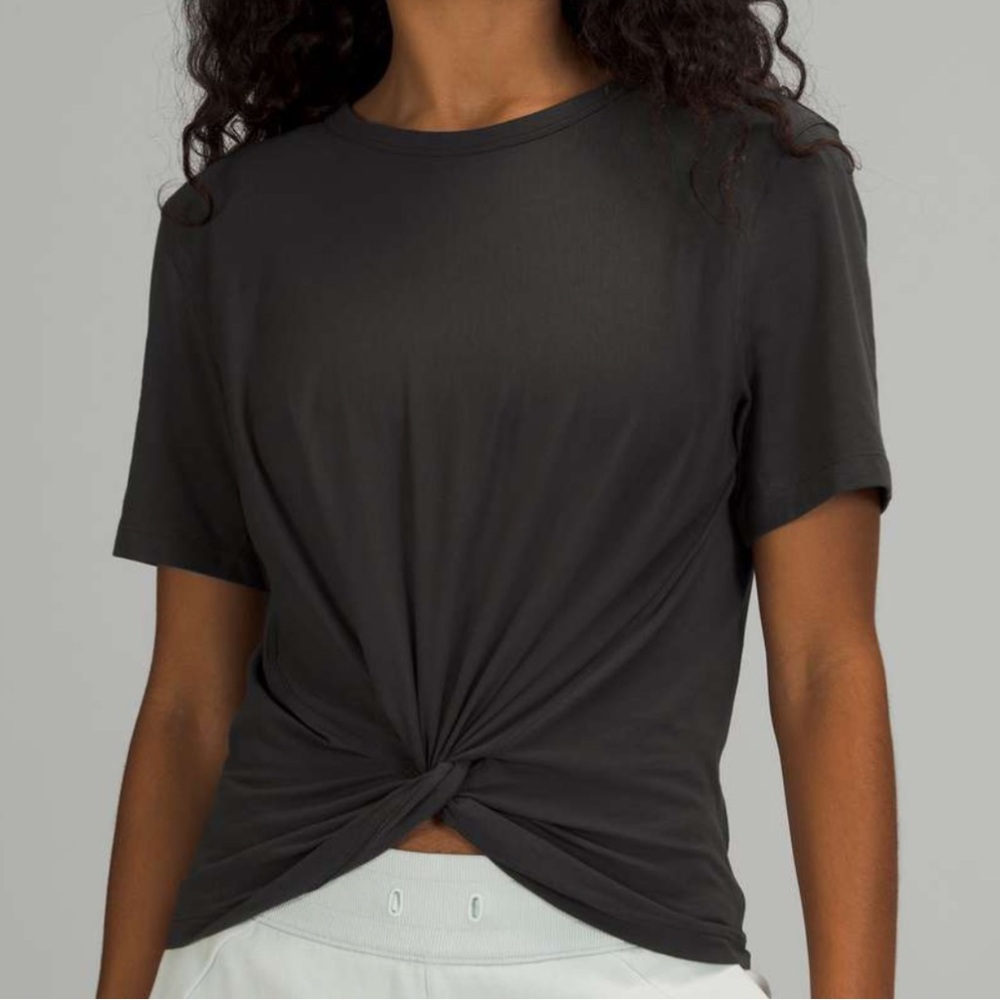 Lululemon crescent tee size 6